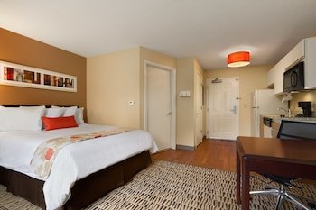 MainStay Suites Chicago Hoffman Estates