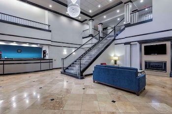 Quality Inn & Suites I-35 E/Walnut Hill