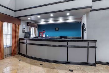 Quality Inn & Suites I-35 E/Walnut Hill