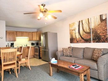 Trails Inn Quadna Mountain Motel