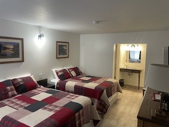 Trails Inn Quadna Mountain Motel