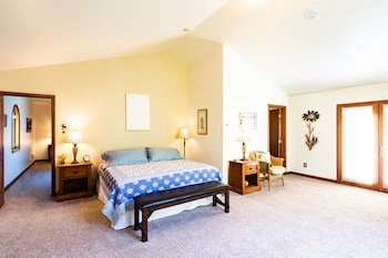 Inn at Tern Lake