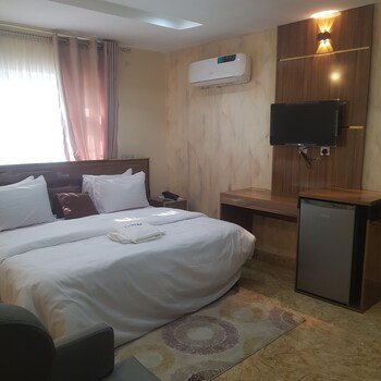 Prinaj Hotel & Resort
