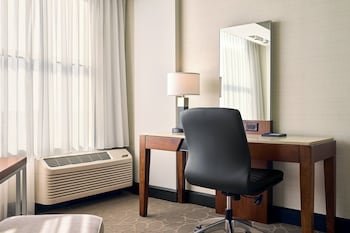 Delta Hotels Milwaukee Northwest