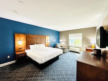 Comfort Inn & Suites Plainville-Foxboro