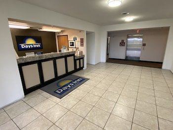 Days Inn by Wyndham Jefferson City