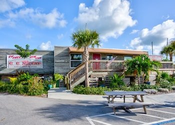 Aqua Lodges at Coconut Cay Rv And Marina