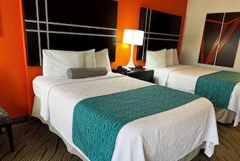 Howard Johnson by Wyndham Houston Downtown