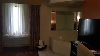 AmericInn by Wyndham Muscatine