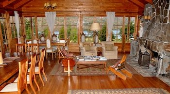 Mallin Colorado Ecolodge