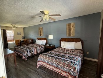Four Horseman Travel Lodge