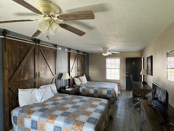 Four Horseman Travel Lodge