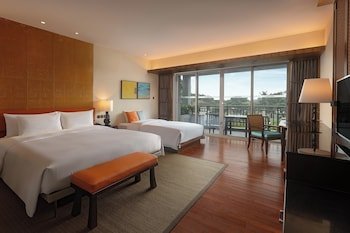Le Meridien Shimei Bay Beach Resort & Spa