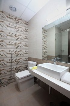 Genx Crescent By 1589 Hotels