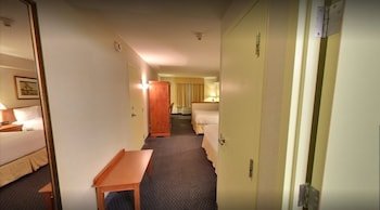 Days Inn by Wyndham Niagara Falls Centre St. By the Falls