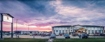 Timber Ridge Inn & Suites