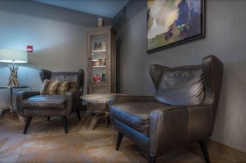 Timber Ridge Inn & Suites