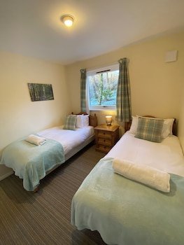 Burnbank Lodges