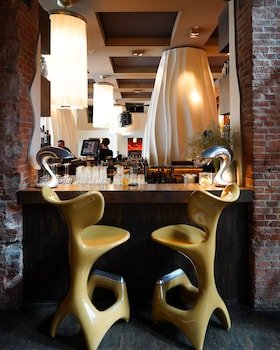 East Hotel & Restaurant