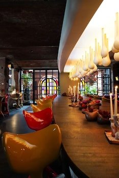 East Hotel & Restaurant