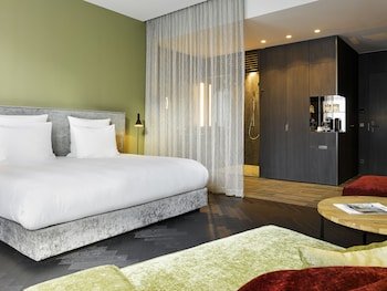 East Hotel & Restaurant