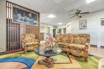 Camelot Inn