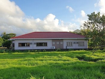 Mayon View Garden Apartelle & Restaurant