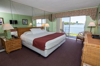 Palm Beach Waterfront Suites