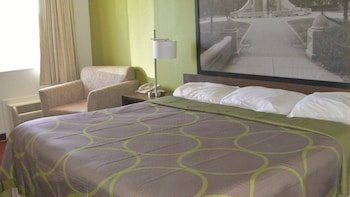Super 8 by Wyndham Lafayette / Purdue Area