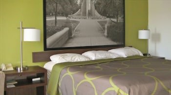 Super 8 by Wyndham Lafayette / Purdue Area