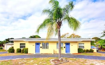 Harbor 606 Venice Island 2 Br home by RedAwning