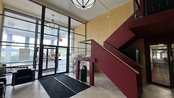 Crookston Inn