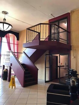 Crookston Inn