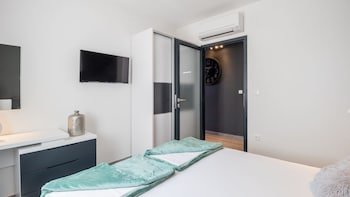 Residence Alpha Apartments