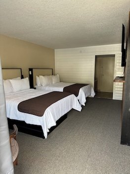 Sleepy Bear Motel