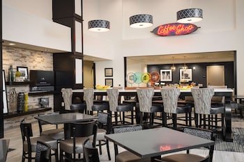 Hampton Inn & Suites La Crosse Downtown