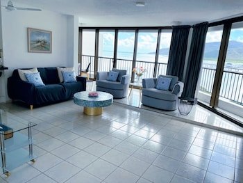 Cairns Aquarius Holiday Apartments
