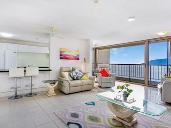 Cairns Aquarius Holiday Apartments
