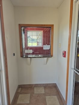 General Bragg Inn & Suites By OYO Chickamauga