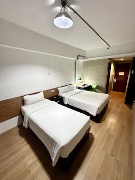 Travelbee Seaside Inn