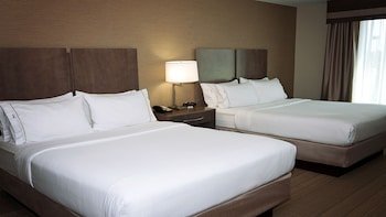 Holiday Inn Express & Suites Wichita Northeast