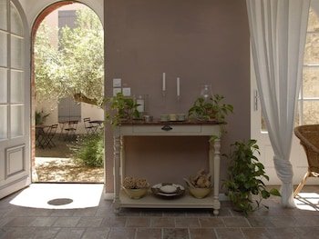 La Maison Vieille
