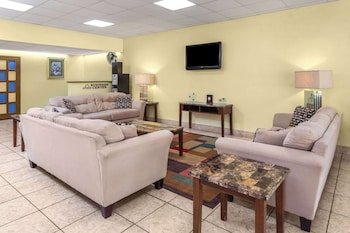 Days Inn by Wyndham Shelby