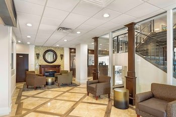 Best Western Mill River Manor Hotel & Conference Center