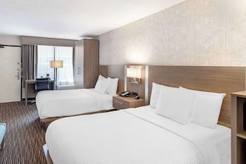 Best Western Mill River Manor Hotel & Conference Center