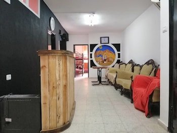 Bunksurfing Hostel