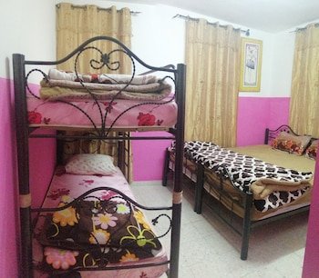 Bunksurfing Hostel
