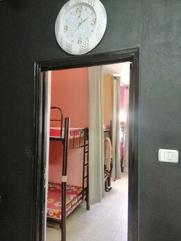 Bunksurfing Hostel