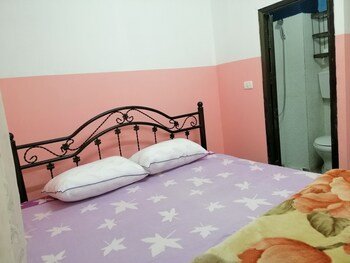Bunksurfing Hostel