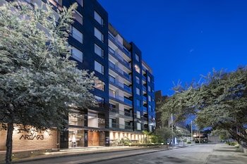 93 Luxury Suites Bluedoors